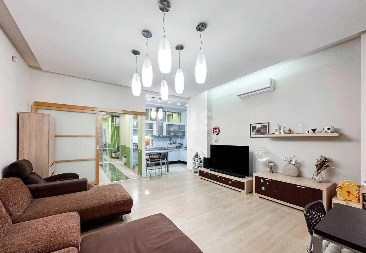 3k apartment vul. Ljuterans'ka 10А678433