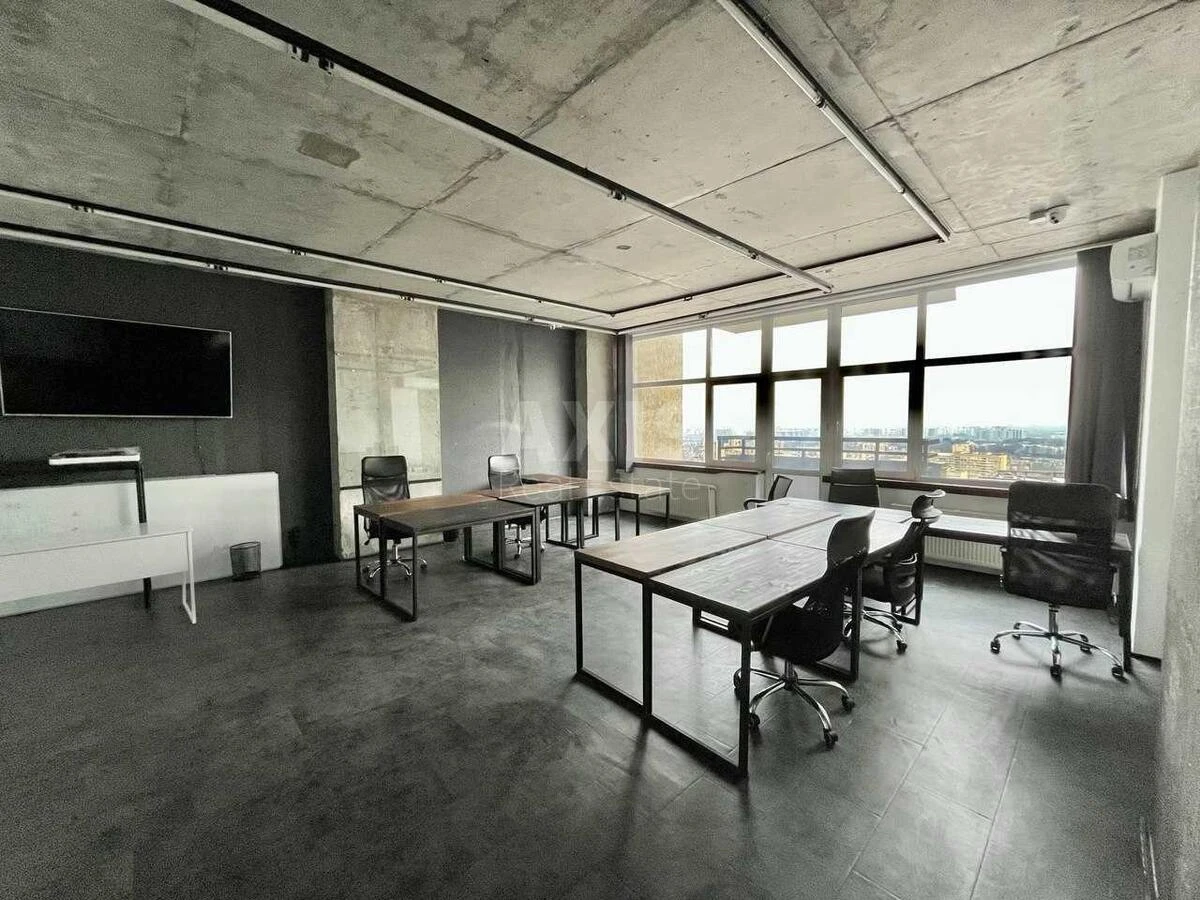 Office vul. Jevgena Konoval'cja 26, 327m265628
