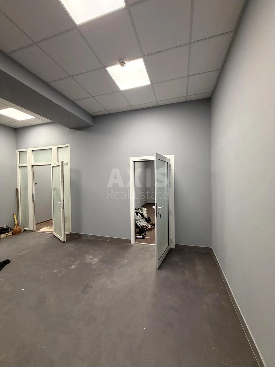 Офис ул. Евгения Чикаленко 25, 300м26891915