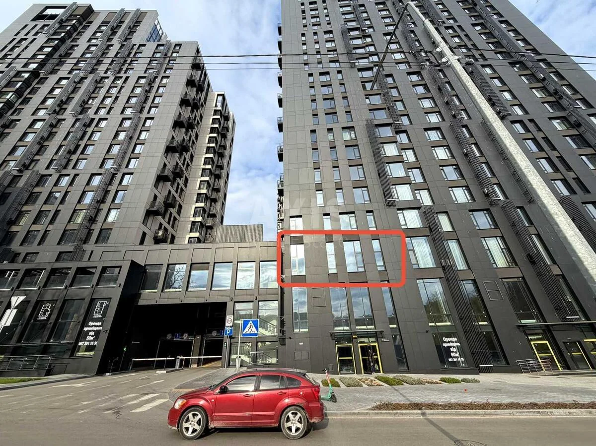 Офіс вул. Василя Тютюнника 43, 103м2