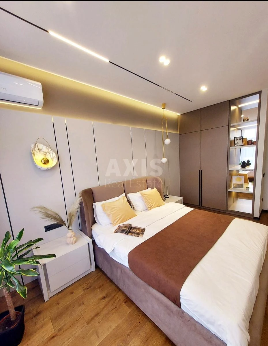 1k apartment vul. Sverstjuka Jevgena 6Е674518