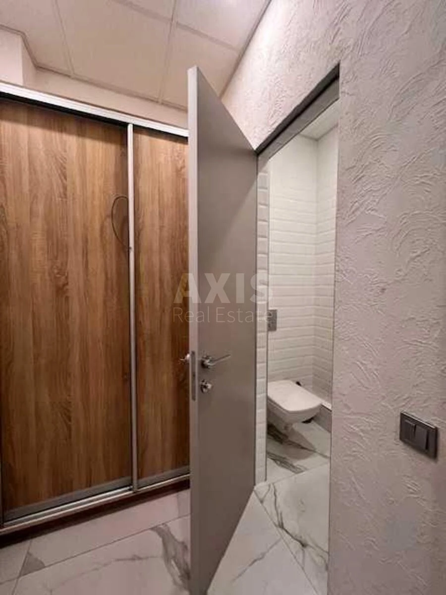 Офис ул. Евгения Коновальца 34, 111м26630010