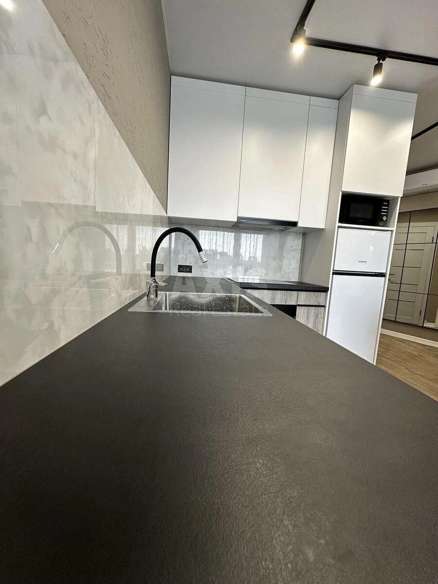 1k apartment vul. Prychal'na 14613678