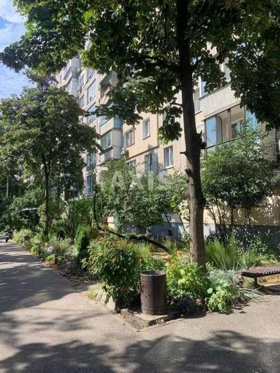 1к квартира ул. Анатолия Соловьяненко 14233879
