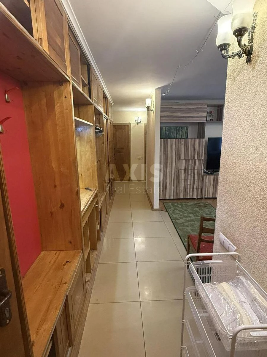 3k apartment vul. Pryrichna 19Г7010410