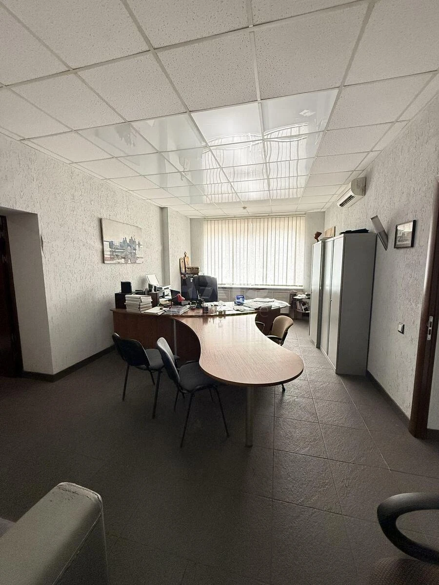 Office pr-t Volodimira Іvasyuka 8, 200m2686589