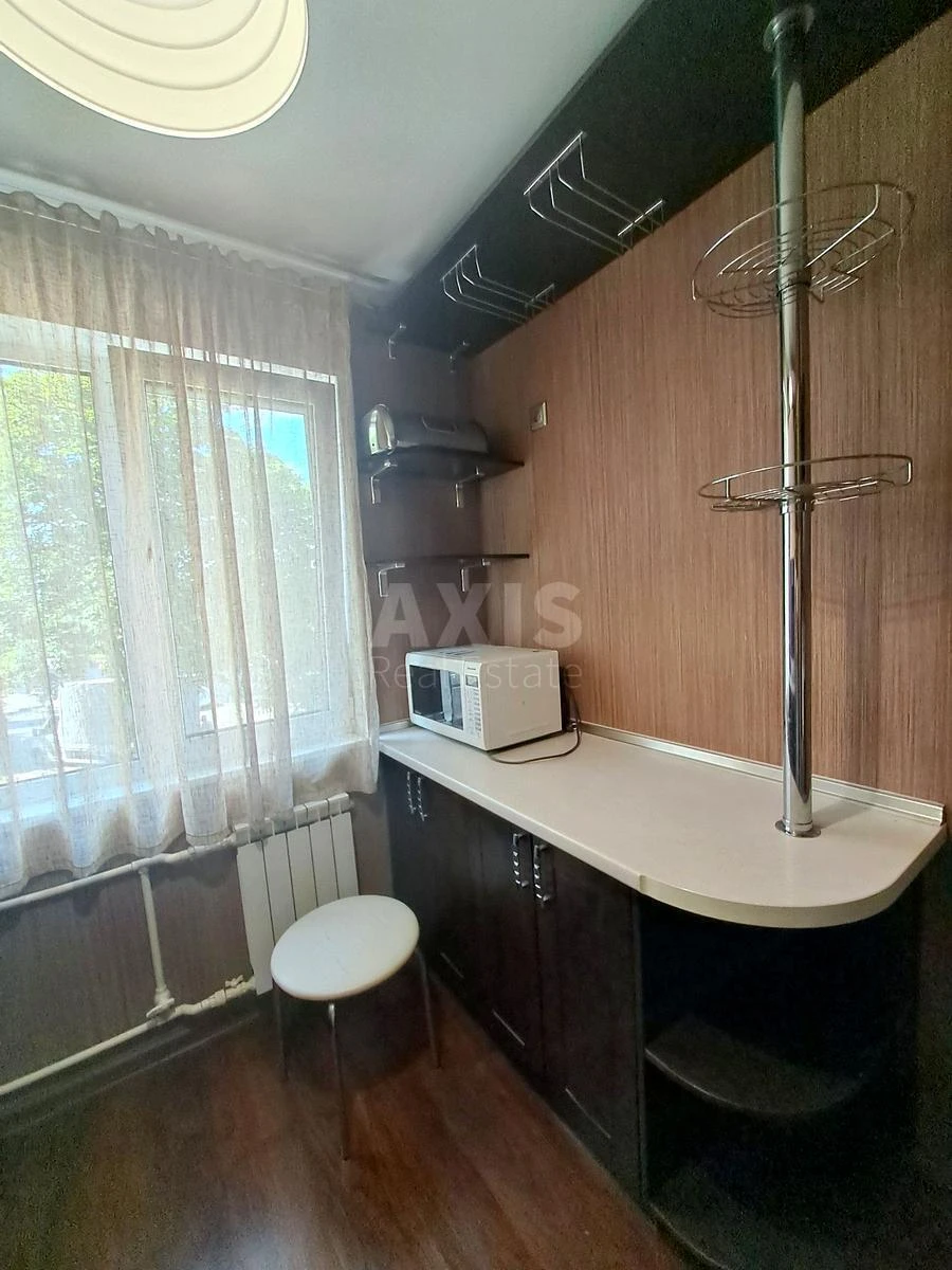1k apartment vul. Mriyi 17Б701640
