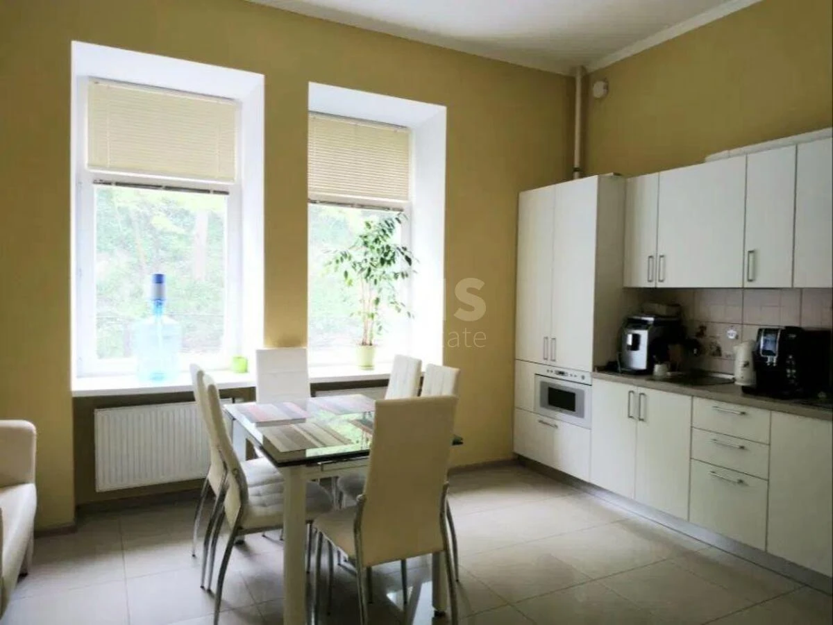 Office vul. Vozdvyzhens'ka 21/23, 136m2672153