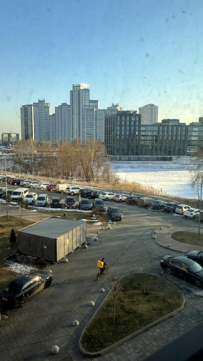 3k apartment nab. Dniprovs'ka 18658046