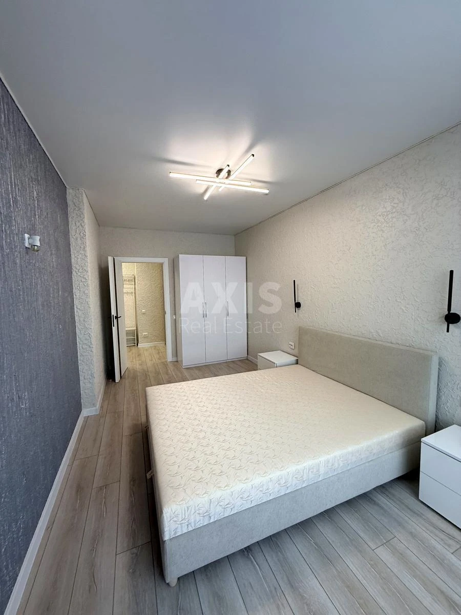 1k apartment pr-t Glushkova Akademika 42676163