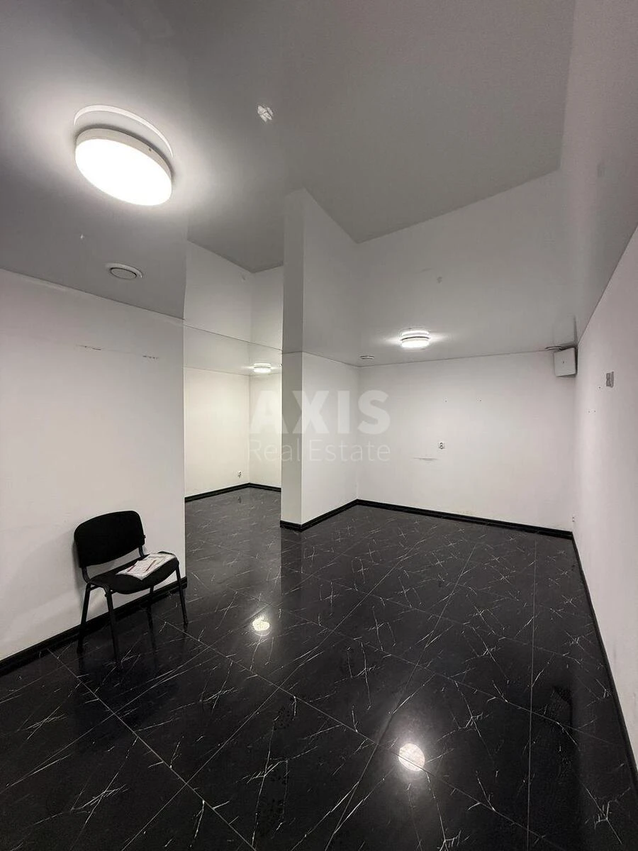 Объект торговли ул. Чавдар Елизаветы 13, 38м2648753