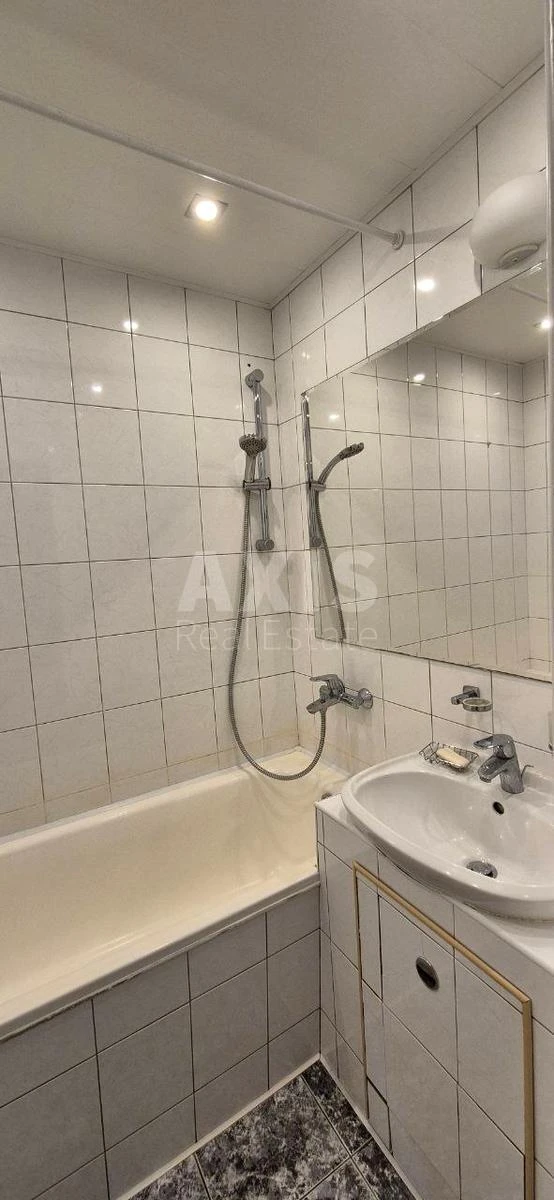 3k apartment vul. Kotel'nykova Myhajla 13665387