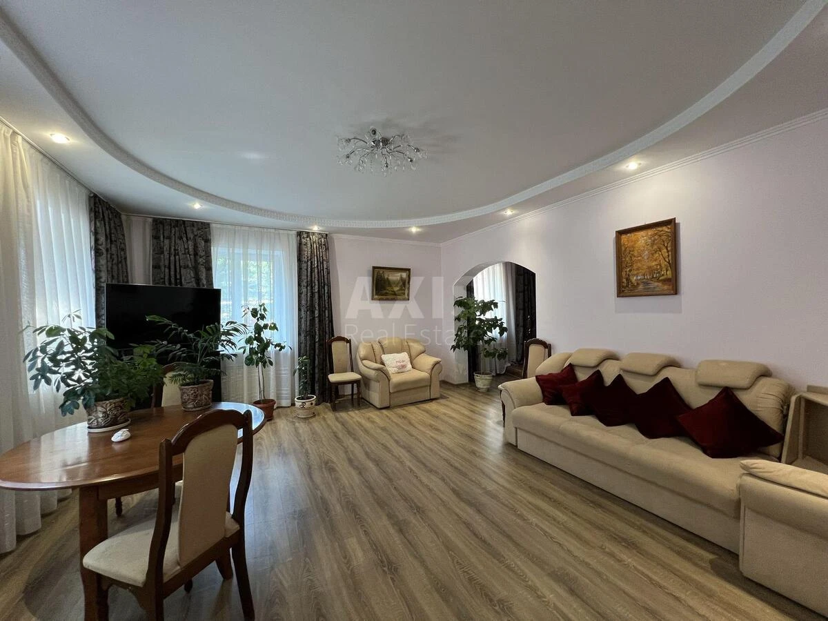 Дoм ул. Учебная, 135м2, город Киев5876310