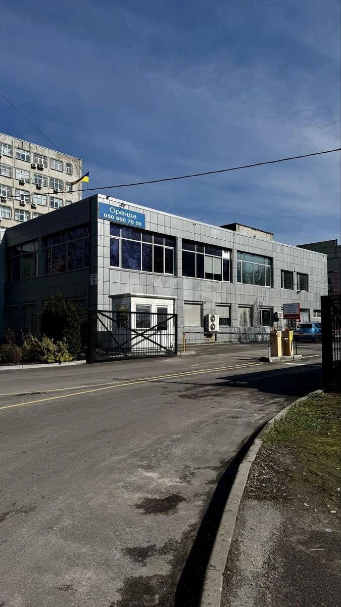 Office vul. Sosninyh Sim'i' 9, 114m2675307