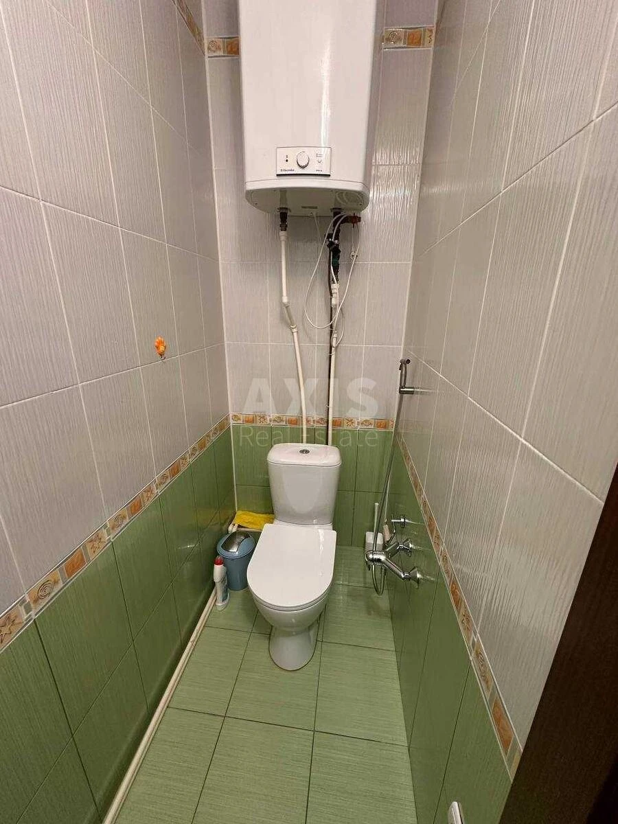 3k apartment vul. Urlivs'ka 11А672038