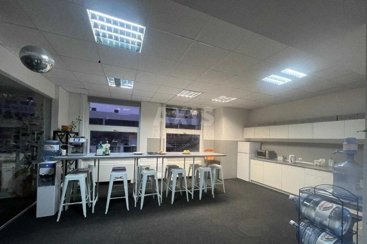 Office vul. Velyka Vasyl'kivs'ka 72, 460m2673181