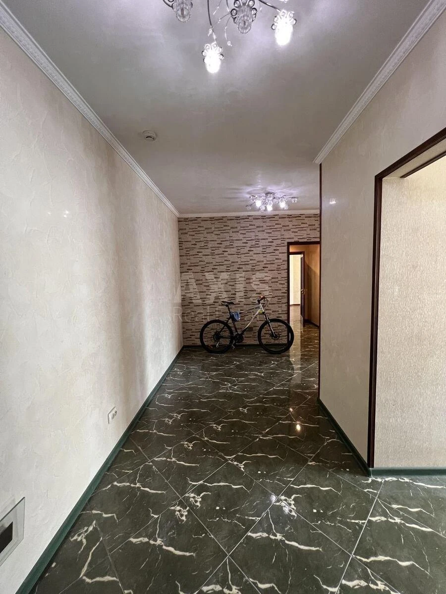 2k apartment vul. Sribnokil's'ka 1680939