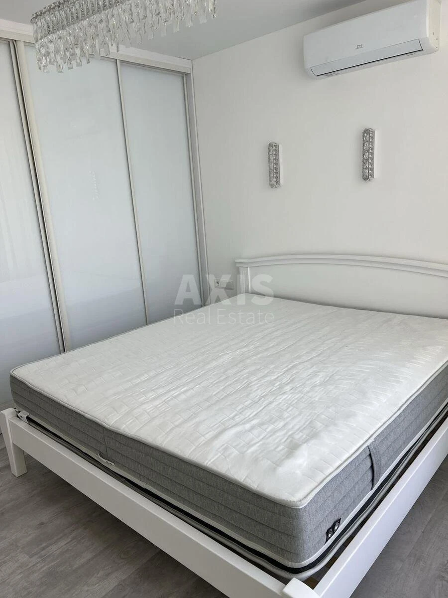 3к квартира ул. Михаила Максимовича 32Б685103