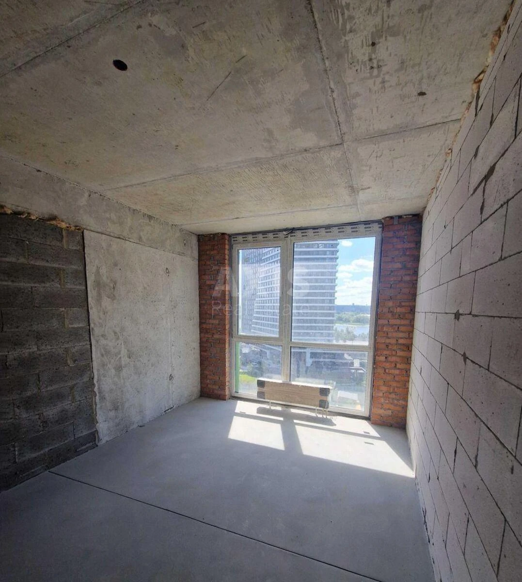 1k apartment nab. Dniprovs'ka 15628920