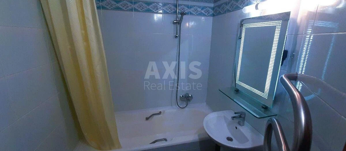 4k apartment vul. Pryrichna 33671814