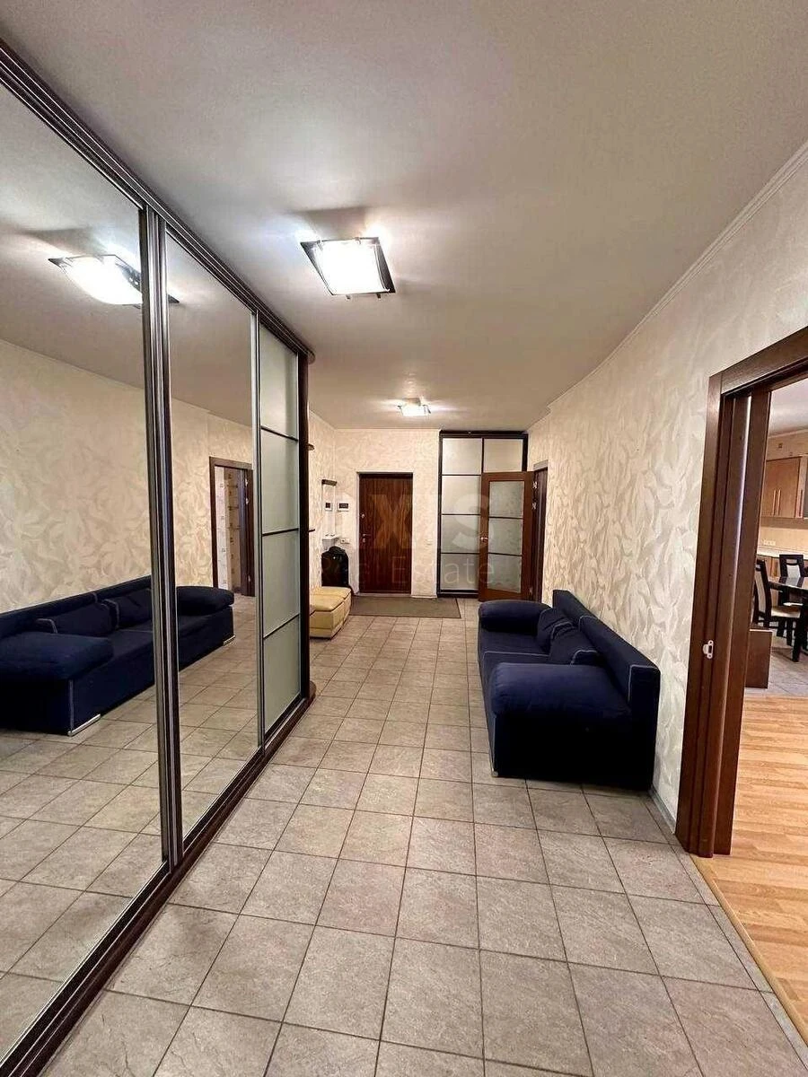 3k apartment vul. Urlivs'ka 11А672039