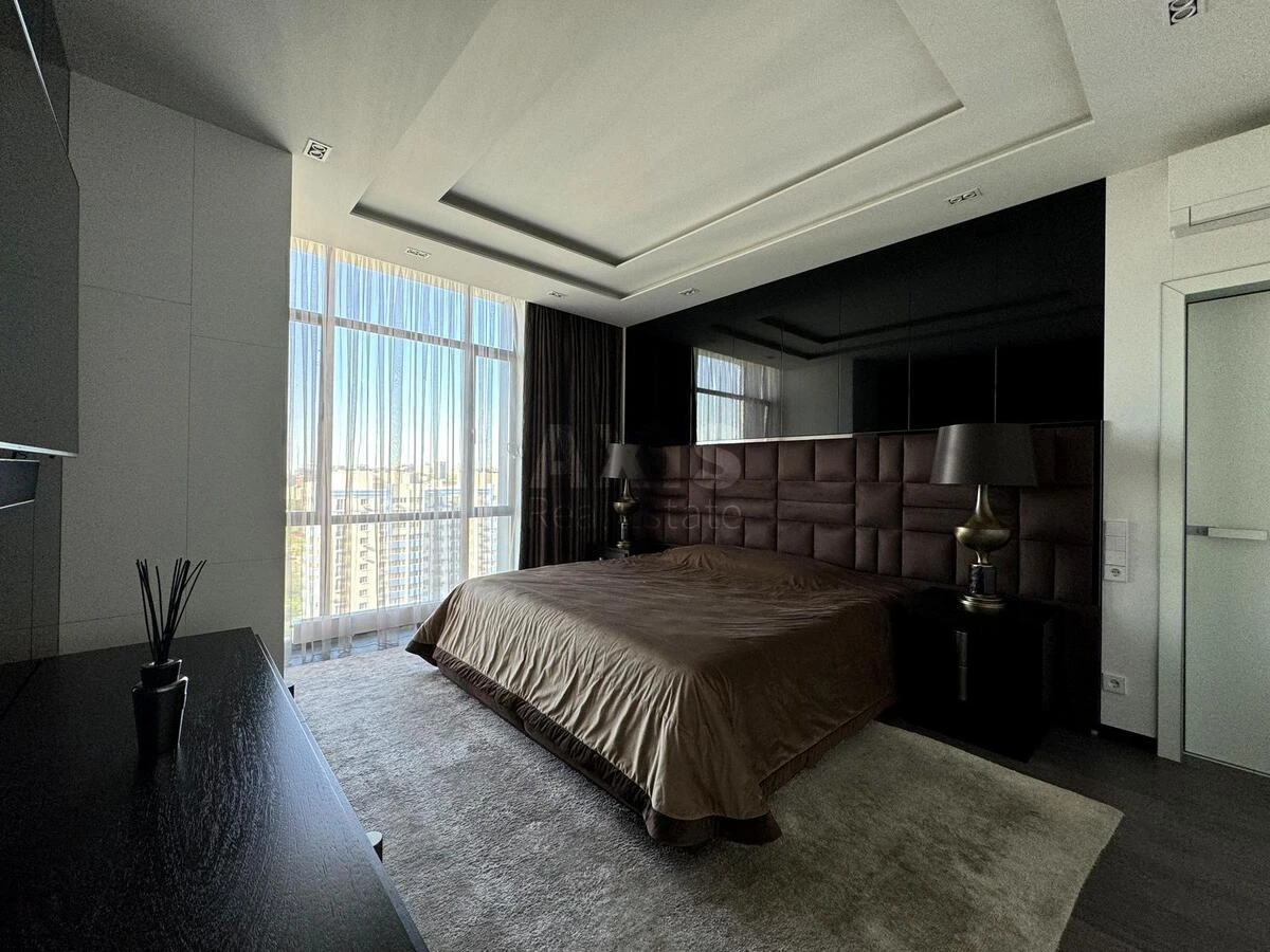 4k apartment vul. Demii'vs'ka 337035813