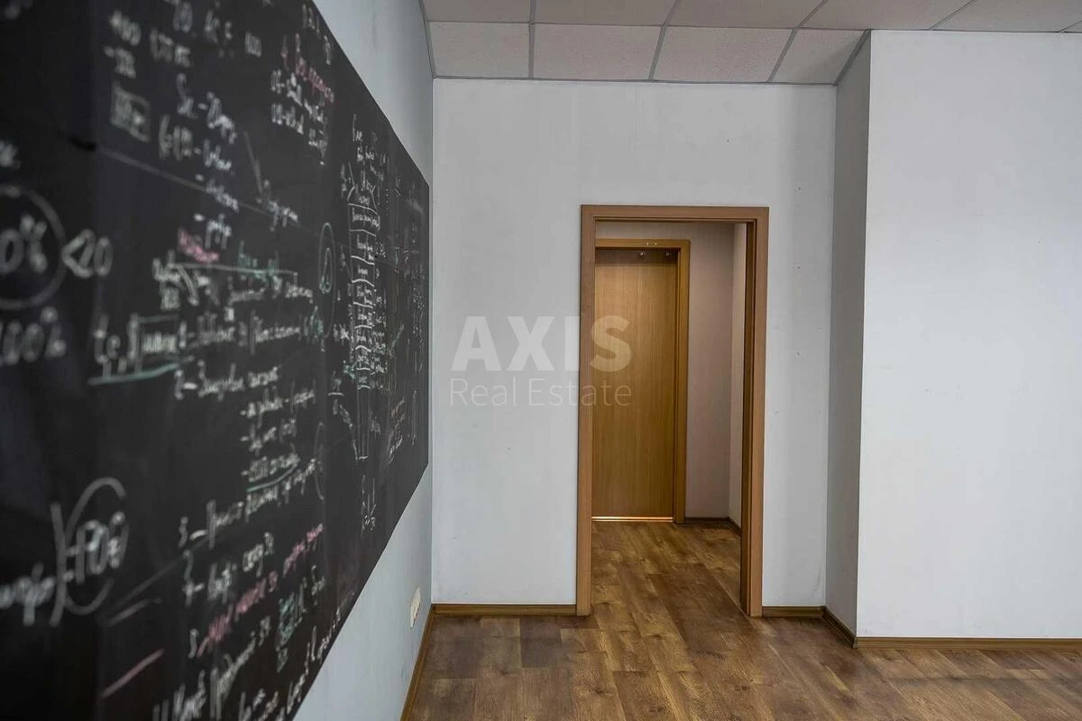 Office pr-t Vidradnyj 95А, 272m2641000