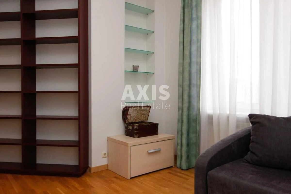 4к квартира ул. Дмитриевская Тринадцять А516495