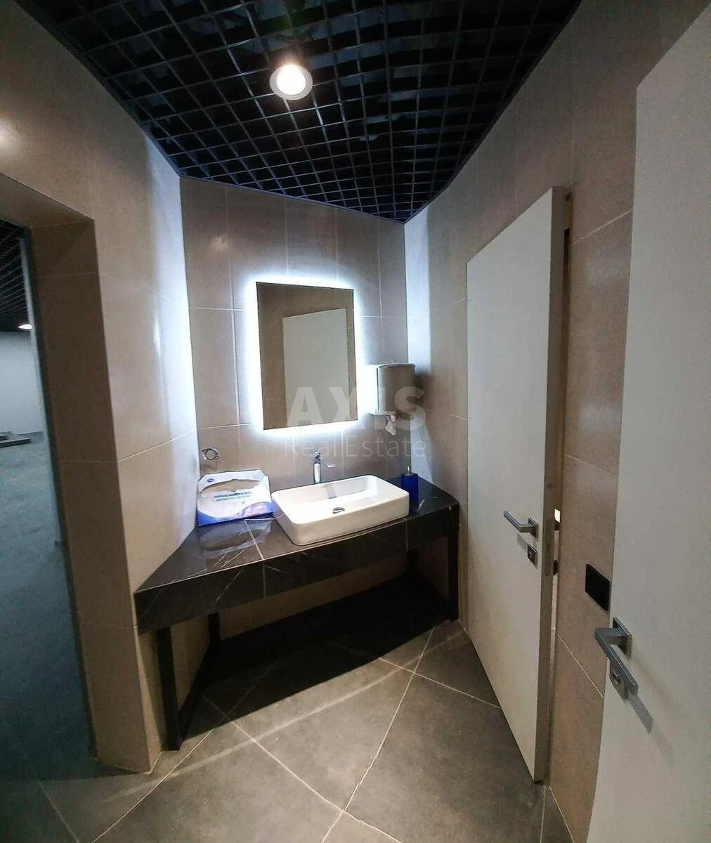 Офис пр-т Бандеры Степана 9Б, 164м2613946