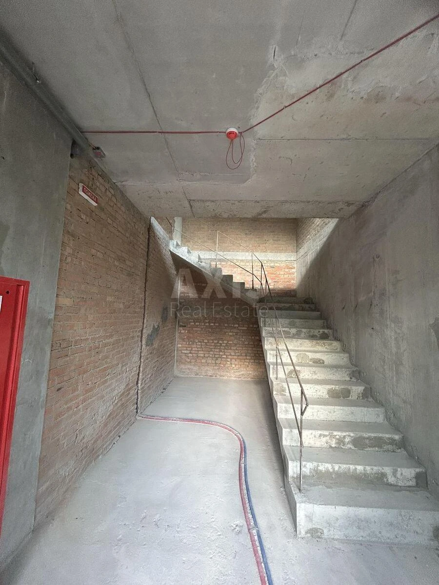 Service object vul. Zhyvopysna 3, 102m2646612