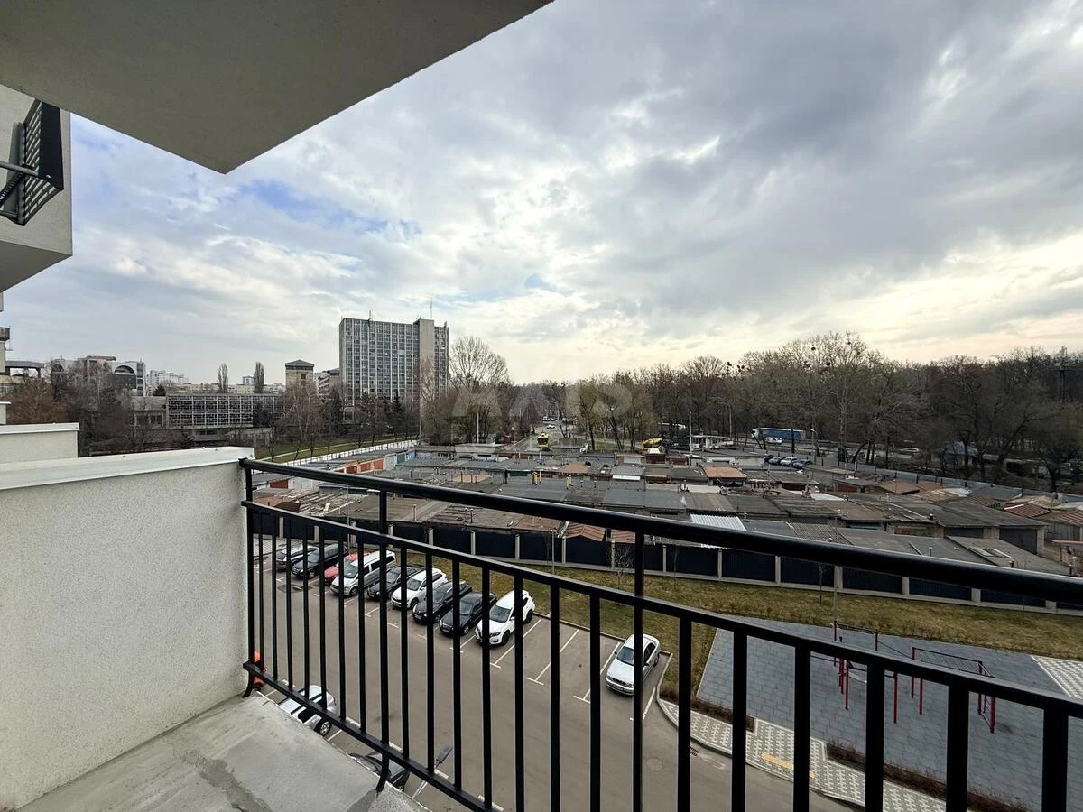 1k apartment pr-t Glushkova Akademika 42676165