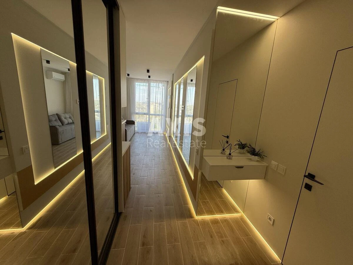 1k apartment vul. Oleha Mudraka 1642537