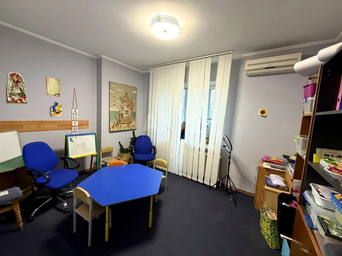 Office vul. Sribnokil's'ka 2А, 137m26892019