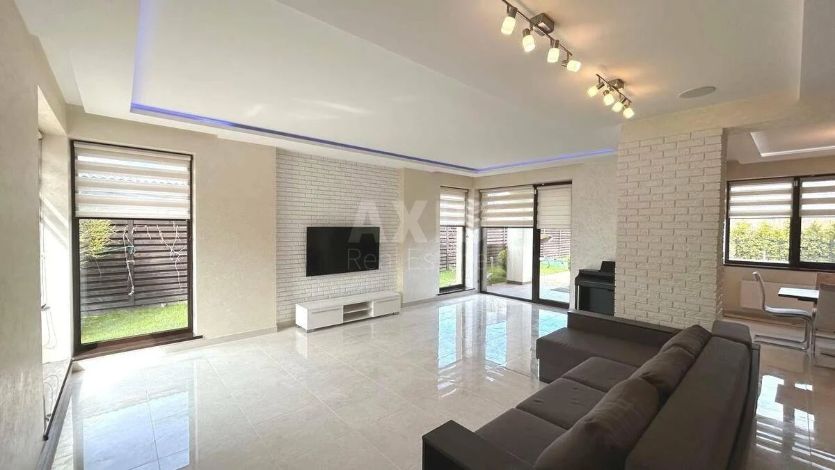 House vul. Central'na, 252m2, Kyiv city582885