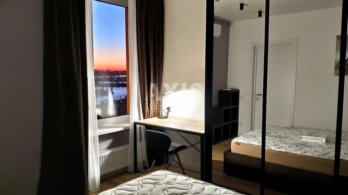 1k apartment nab. Dniprovs'ka 18491142