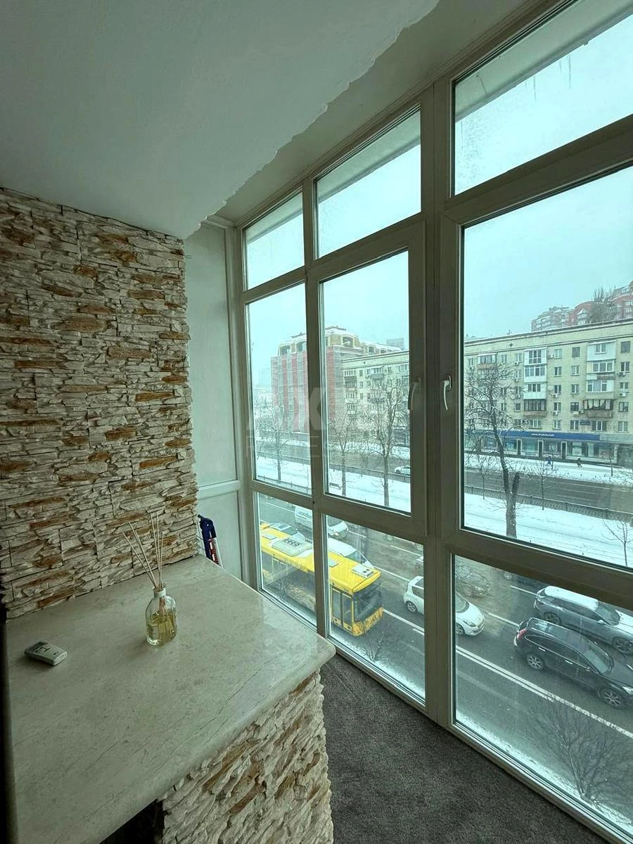 2k apartment pr-t Berestejskij 1668475