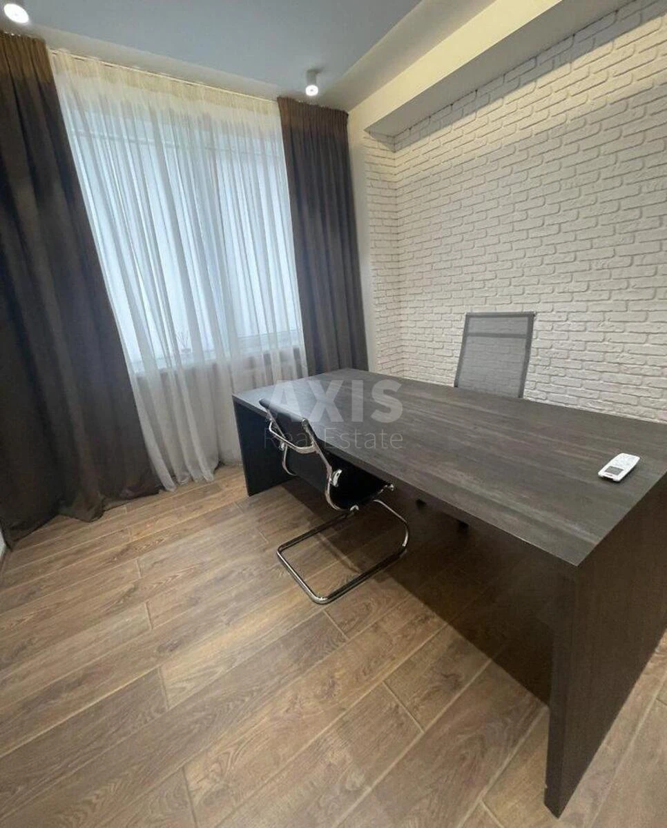 Офис пл. Леси Украинки 34, 44м2652561