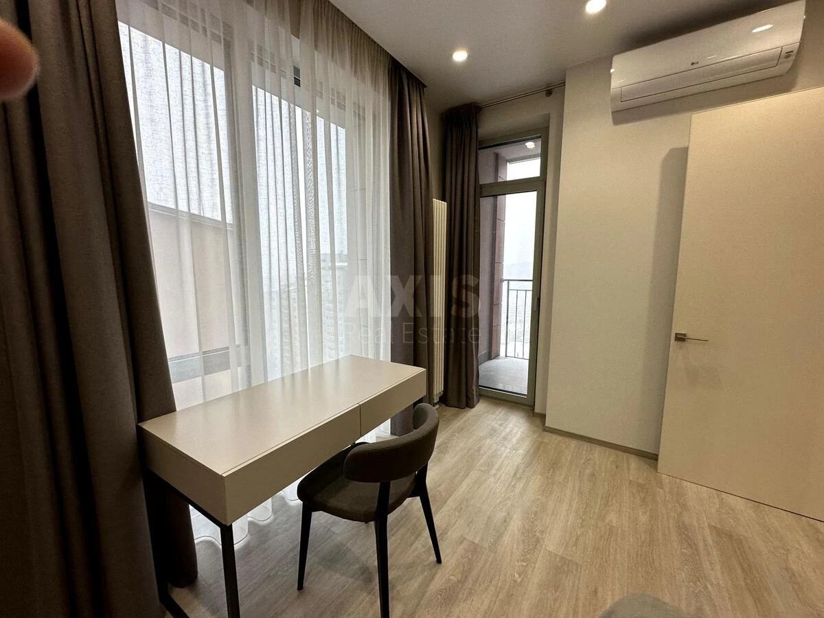 3k apartment vul. Antonovycha 118/9669036
