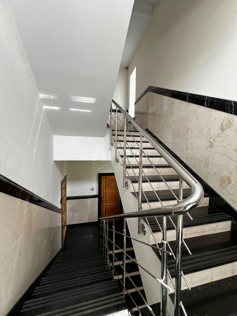 Office vul. Kostjantynivs'ka 32Б, 1000m2715976