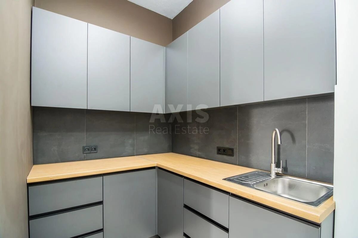 Office vul. Kudri Ivana 26, 140m26700617