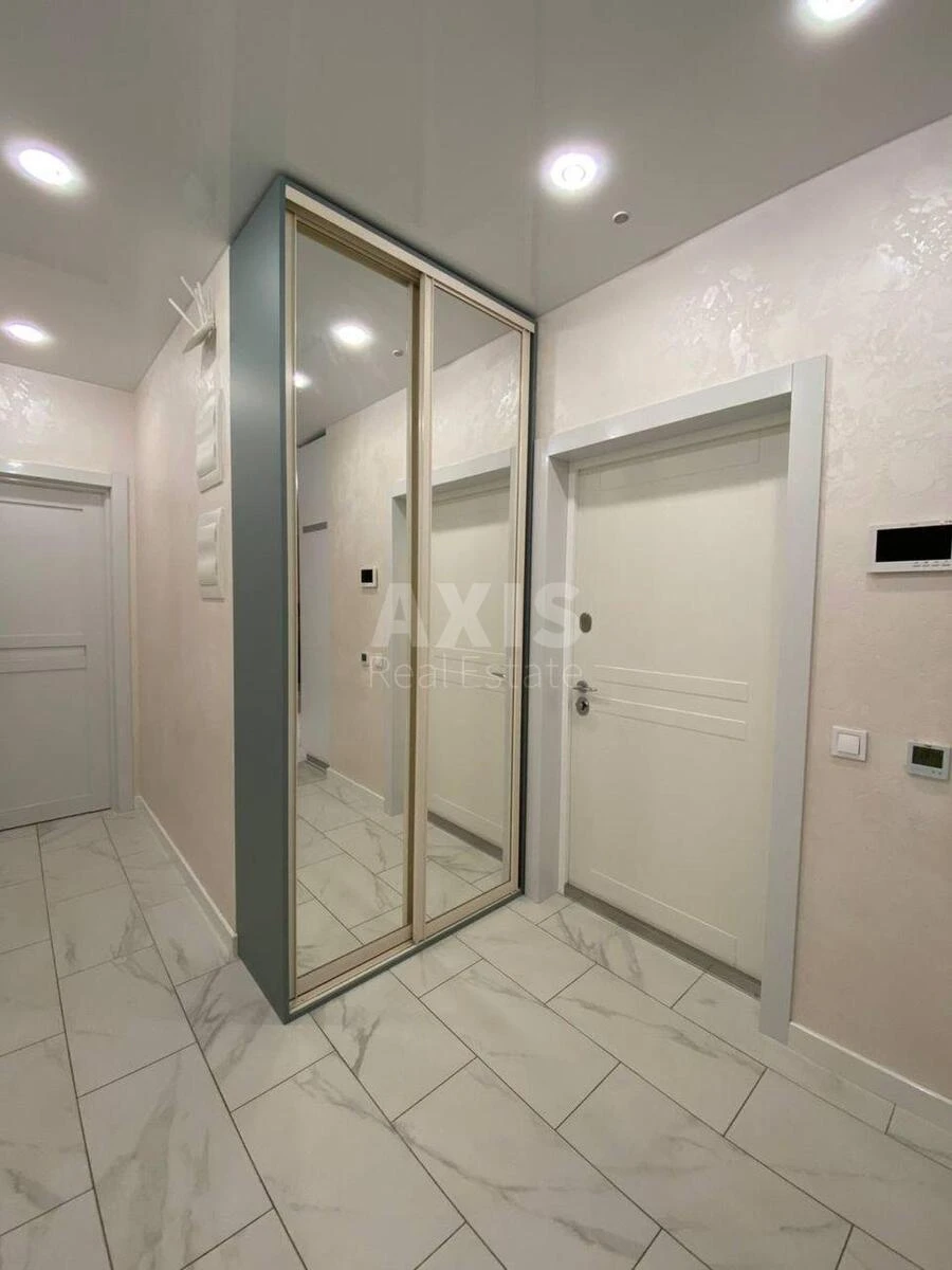 1k apartment pr-t Sobornosti 176372419