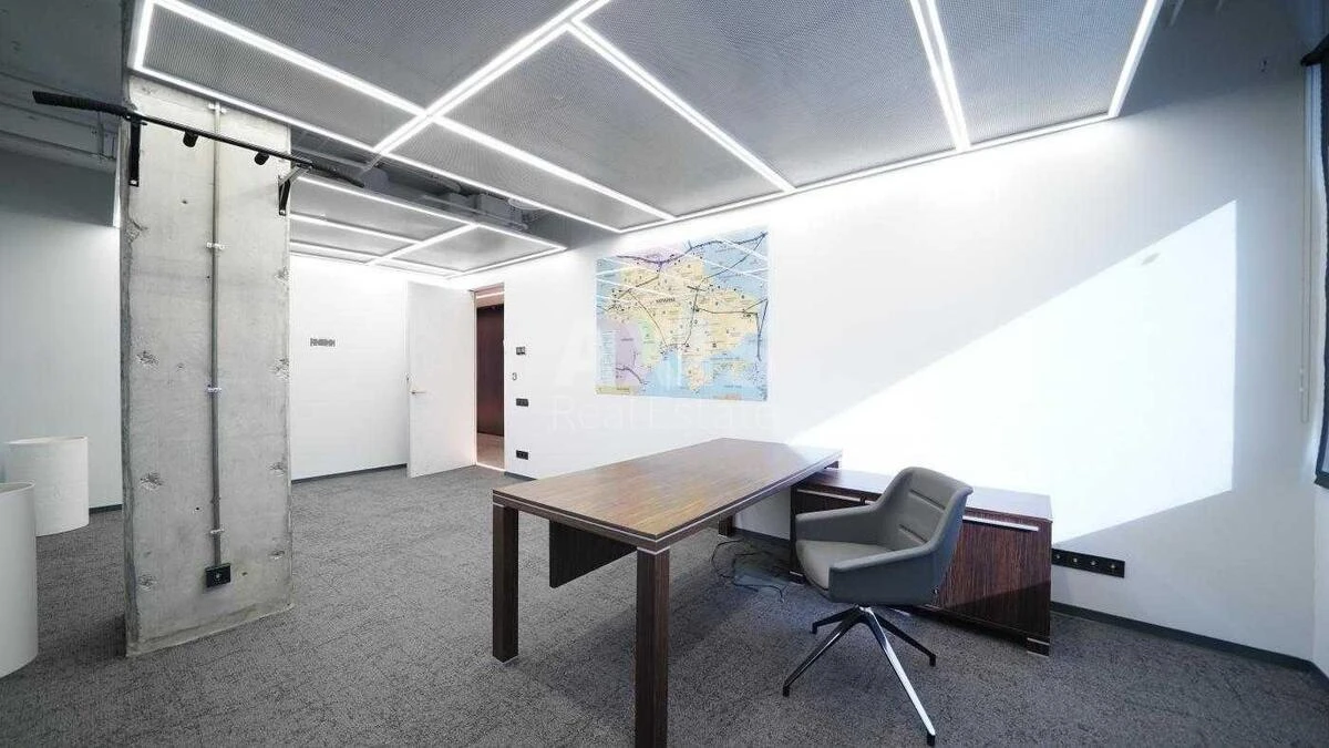 Office vul. Volodymyrs'ka 12, 700m26732410