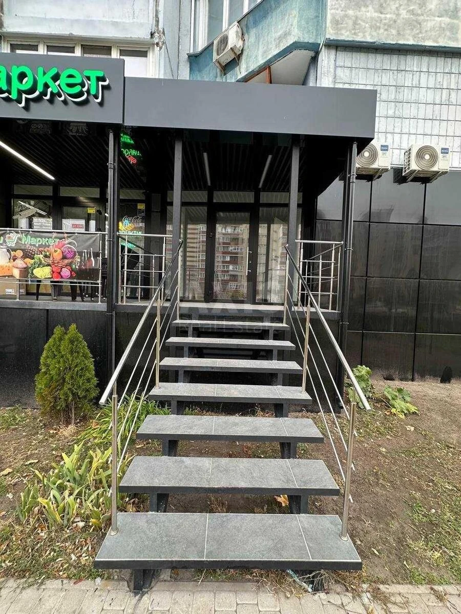 Trade object vul. Dan'kevycha Kostjantyna 8, 52m267413