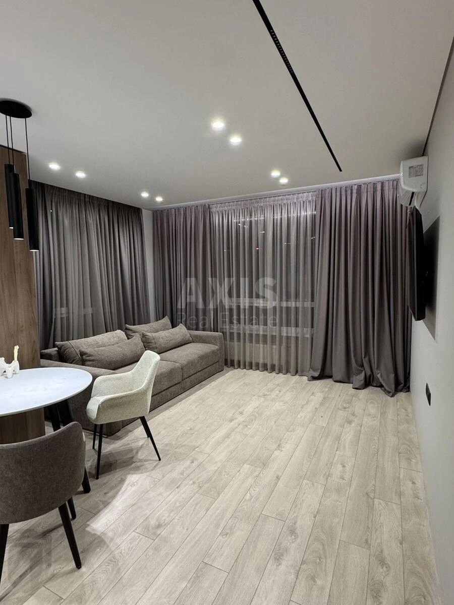 2k apartment bul. Ryl's'kogo Tadeja 1663042