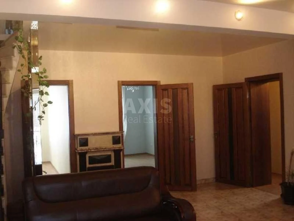 House vul. Prodol'na 1-a, 270m2, Kyiv city625474