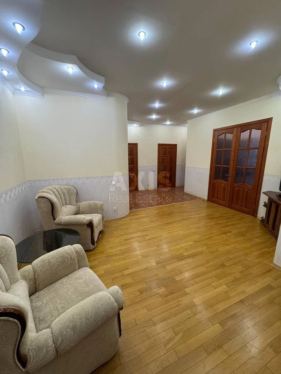 3k apartment vul. Sribnokil's'ka 14А683443