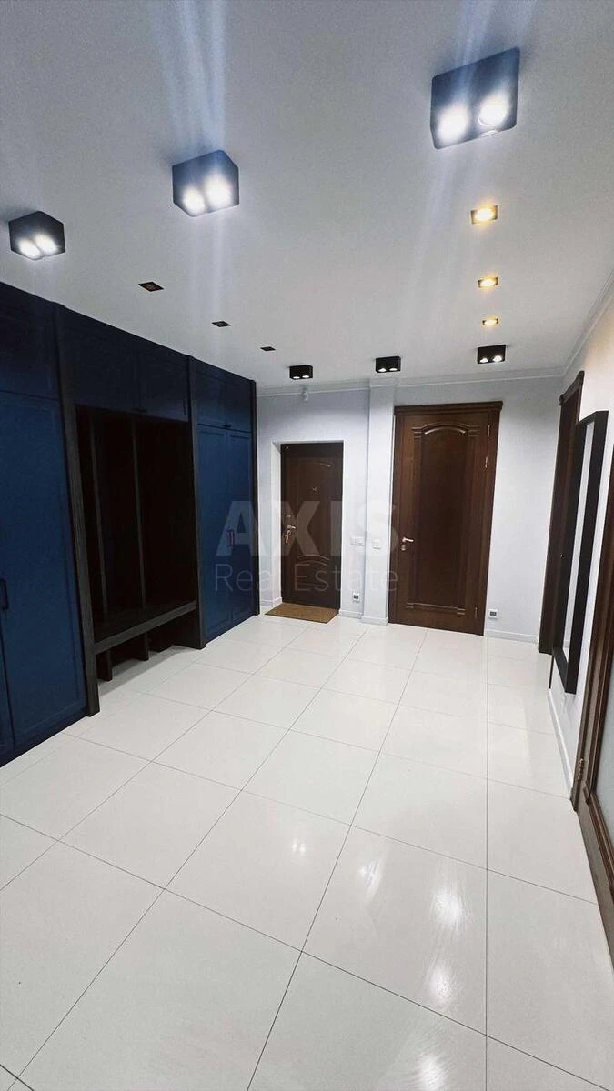 3k apartment vul. Ahmatovoi' Anny 13Д6279713