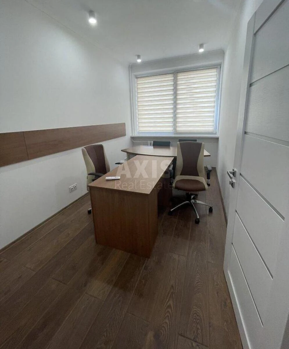 Office pl. Lesi Ukrai'nky 34, 44m2652562