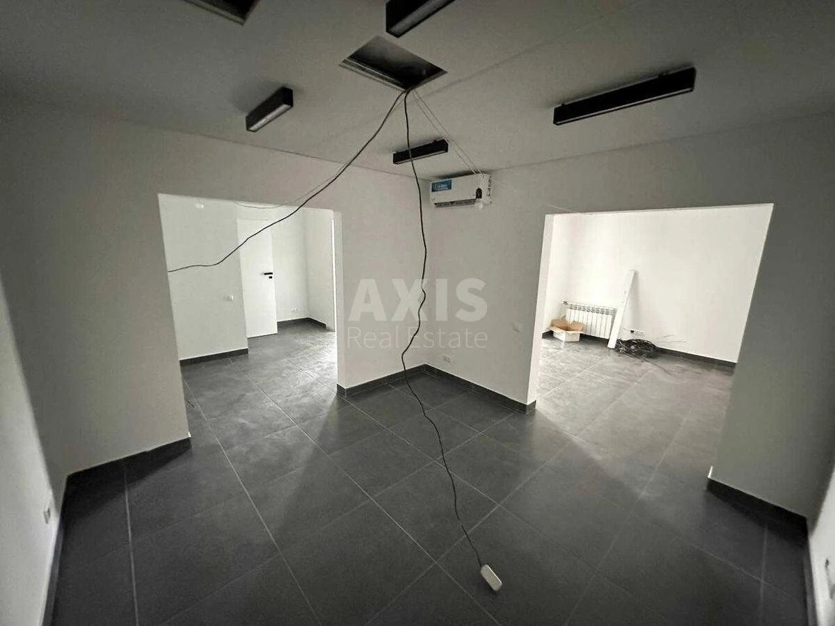 Trade object vul. Dan'kevycha Kostjantyna 8, 52m2674130