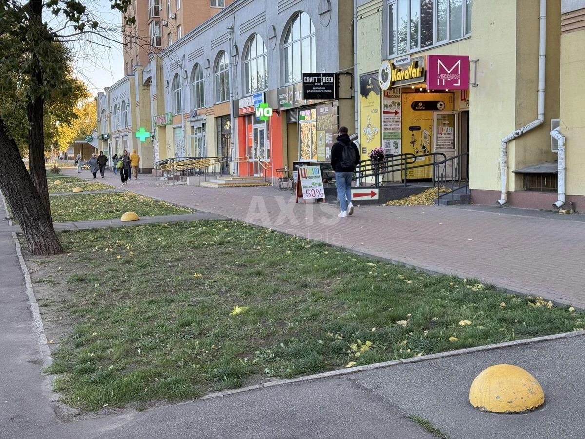 Объект торговли ул. Гната Хоткевича 10, 31м2700011